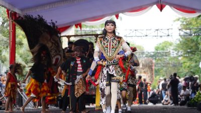 Melestarikan Budaya Tradisional Bupati Bojonegoro Menyelenggarakan Parade Reog