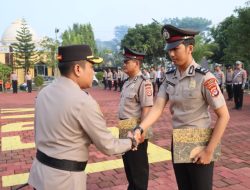 Kapolres Lebak Pimpin Upacara Kenaikan Pangkat Pengabdian dan Berikan Penghargaan Best Police Of The Month