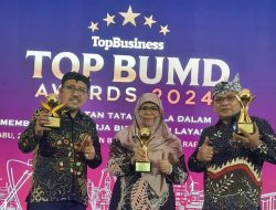 Perumda Air Minum Tirta Baluran Situbondo di Anugerahi Tiga Penghargaan Top BUMD Awards 2024
