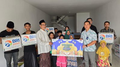 Berbagi di Bulan Ramadhan 1445 H, BRI Regional Office Surabaya Melalui Branch Office Sidoarjo Bagikan Paket Sembako untuk Anak Yatim